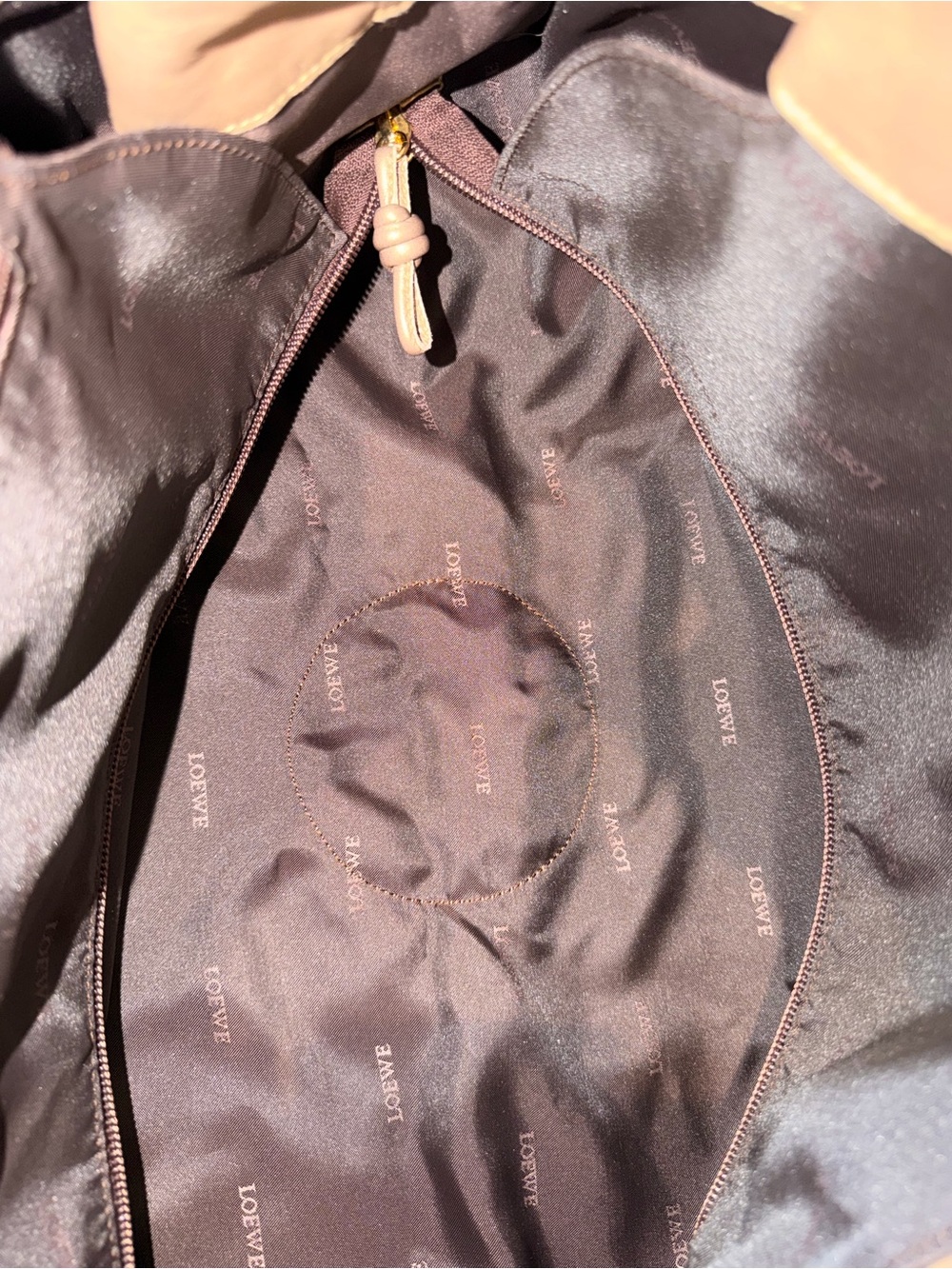 Vintage Loewe Nappa Aire Bag – Gold Iridescent Leather - Picture 5 of 10